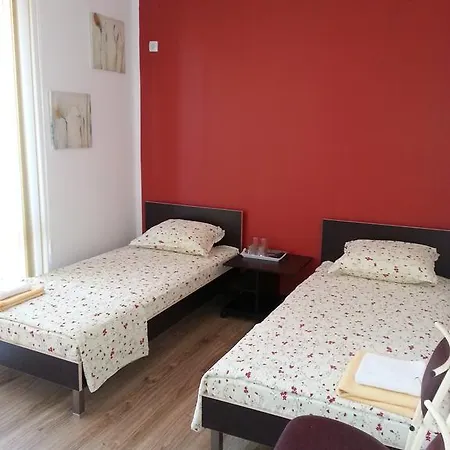 Къща за гости неделчеви 3*