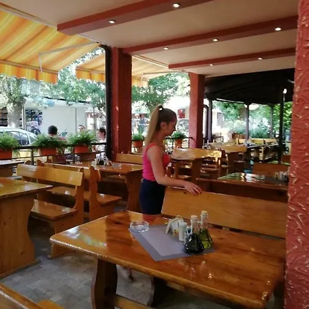 Къща за гости неделчеви 3*