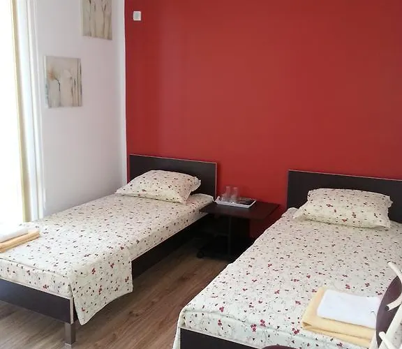 Гостьовий будинок Nedelchevi 3*