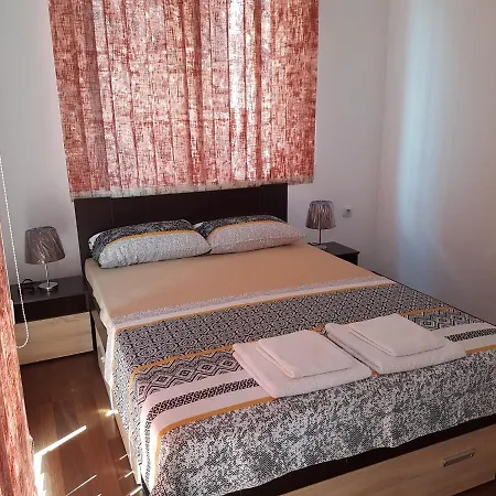 Nedelchevi 招待所 3*