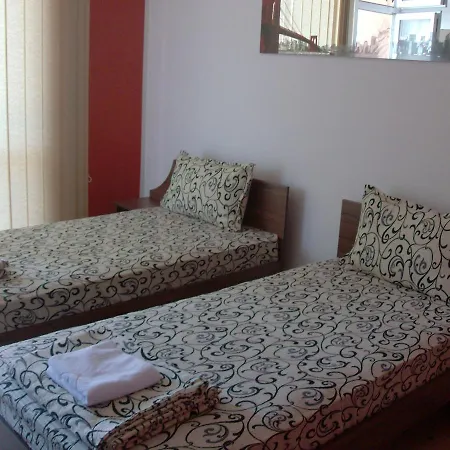 Nedelchevi 3*